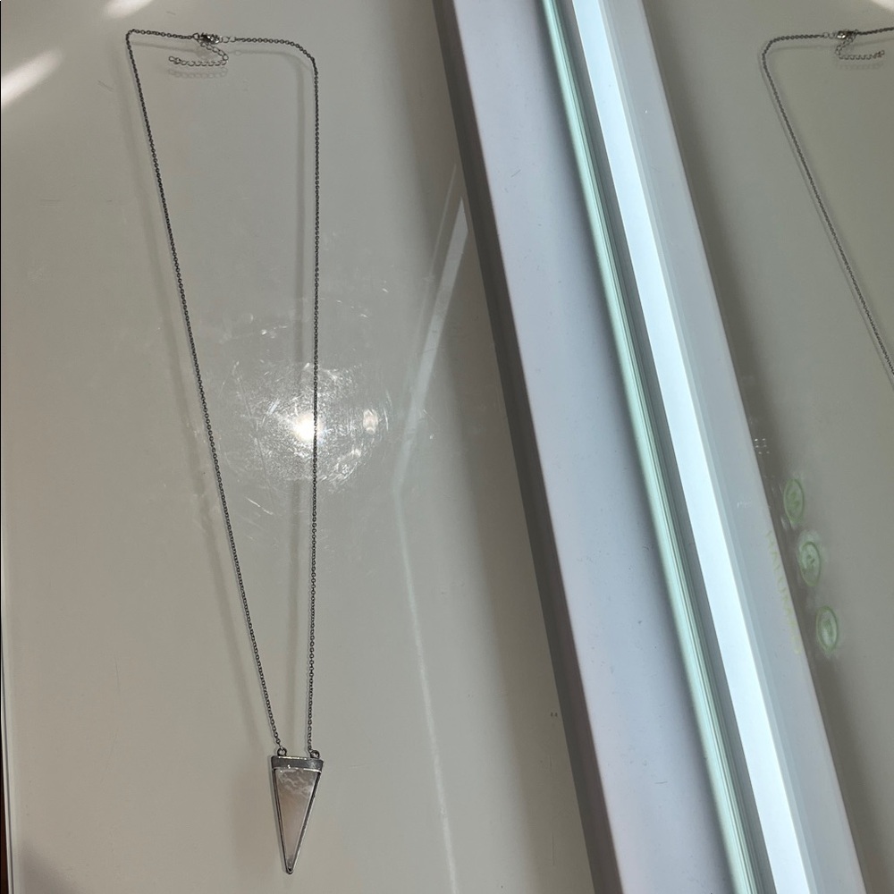 🎈 🎈3 for 15$🎈 Silver Triangle Pendant Necklace
